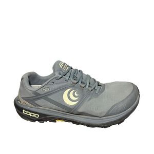 Women’s Topo event trail hiking shoes size 9 Gray